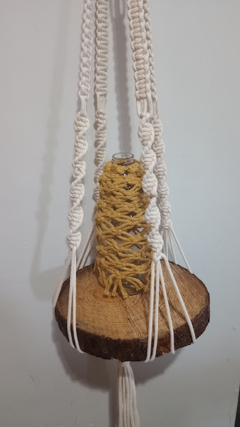 Suporte de Macramê com Base de Tronco Natural